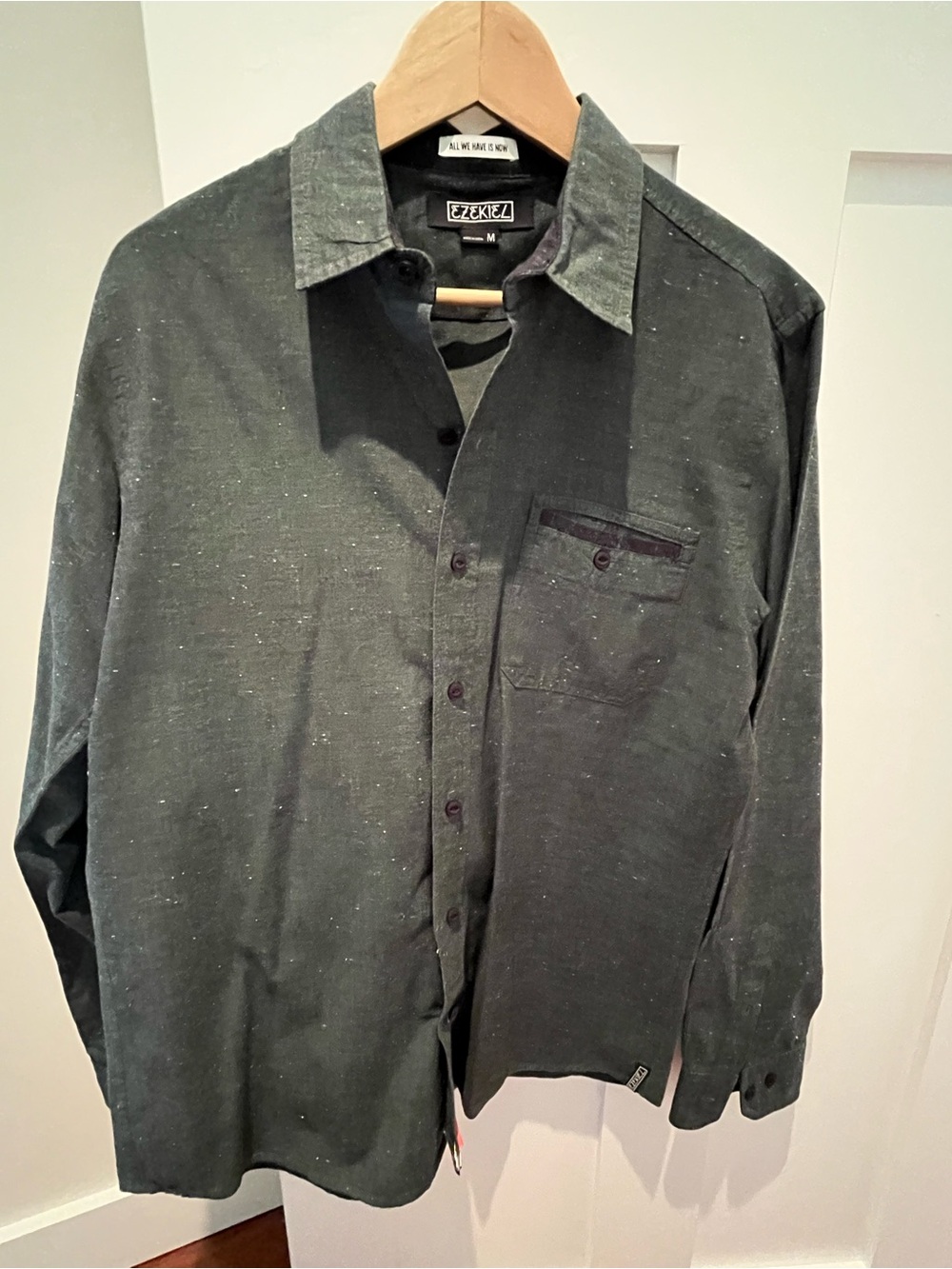Ezekiel Men’s Button-Up Shirt in Deep Green with Subtle Fleck